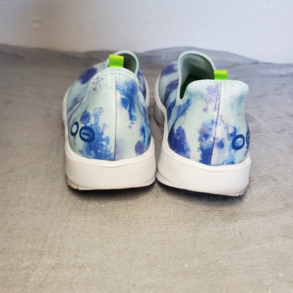 Oofos OOmg Low Recovery Shoes Blue White Tie Dye Slip On Sneakers Womens 9.5